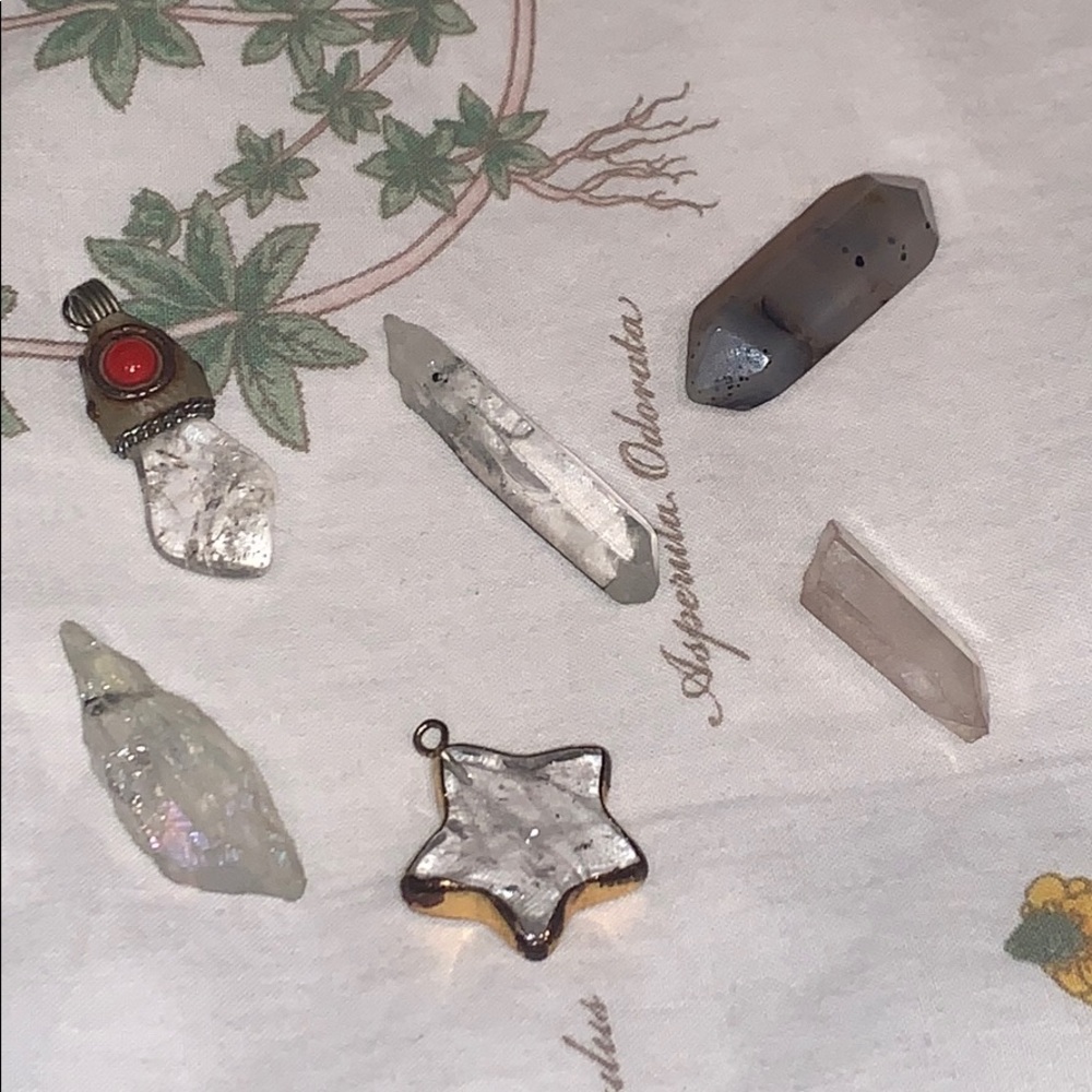 Lot of SIX crystal pendants ✨
